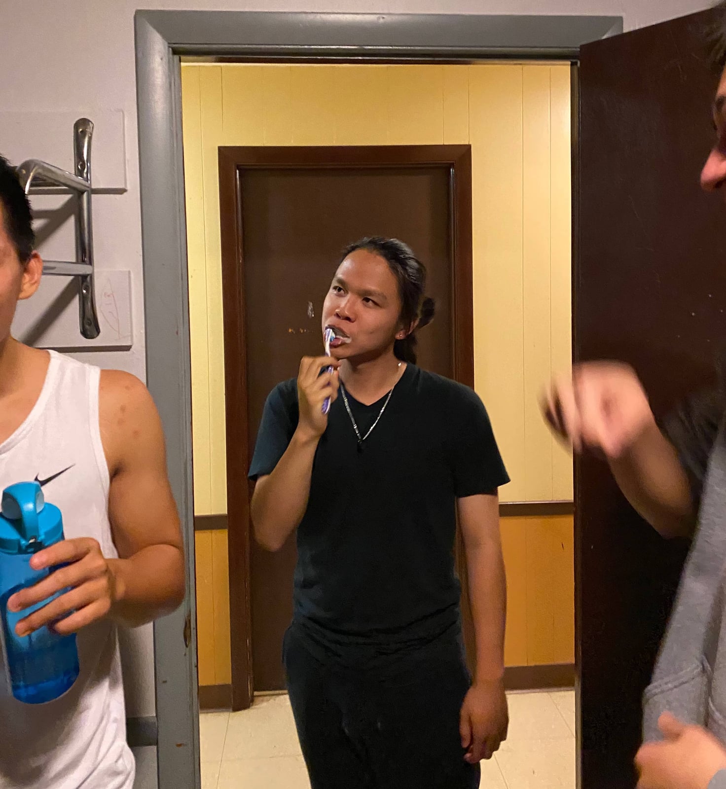 Simon brushes his teeth very well