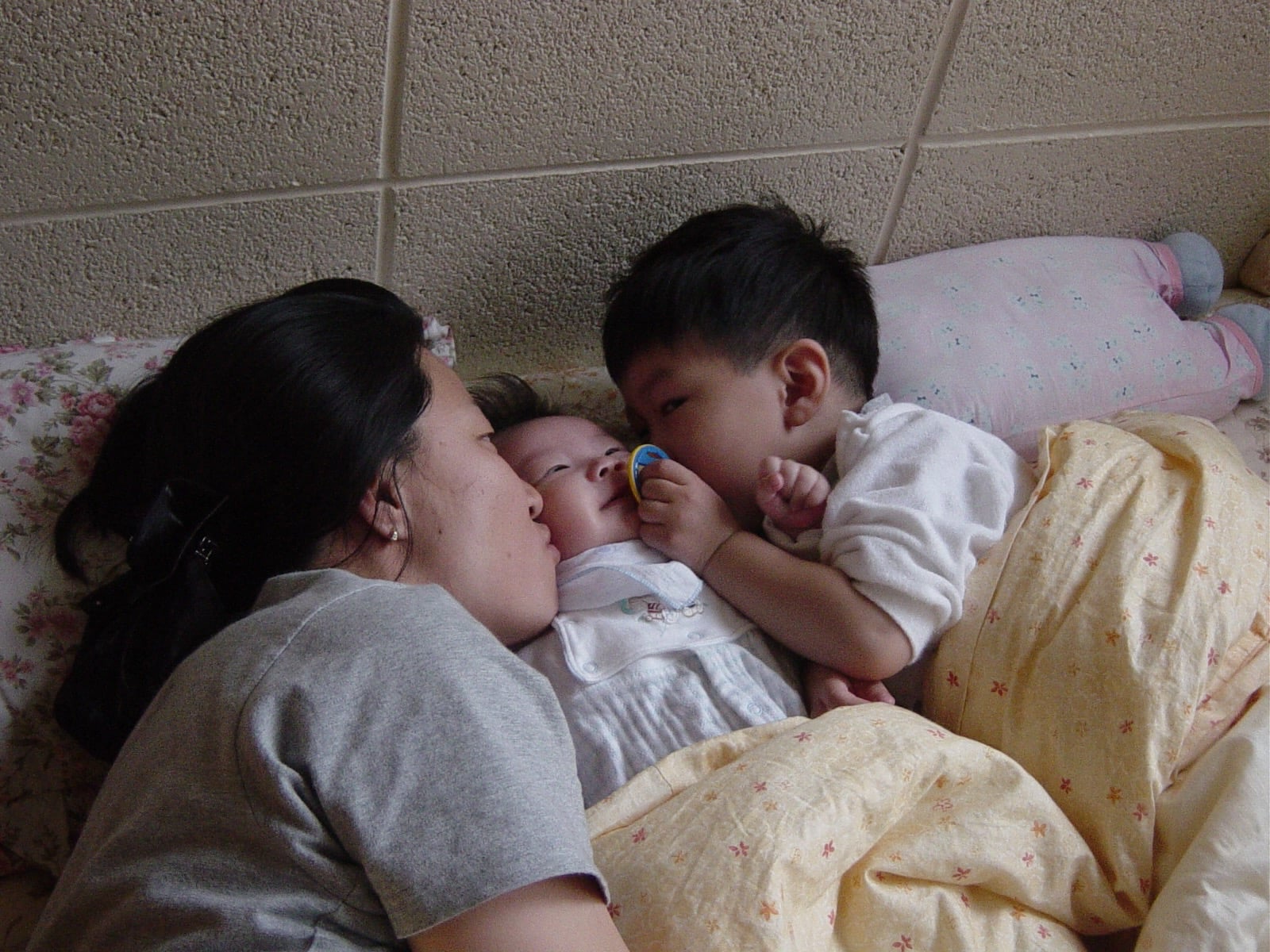 Mom and Bro kiss me